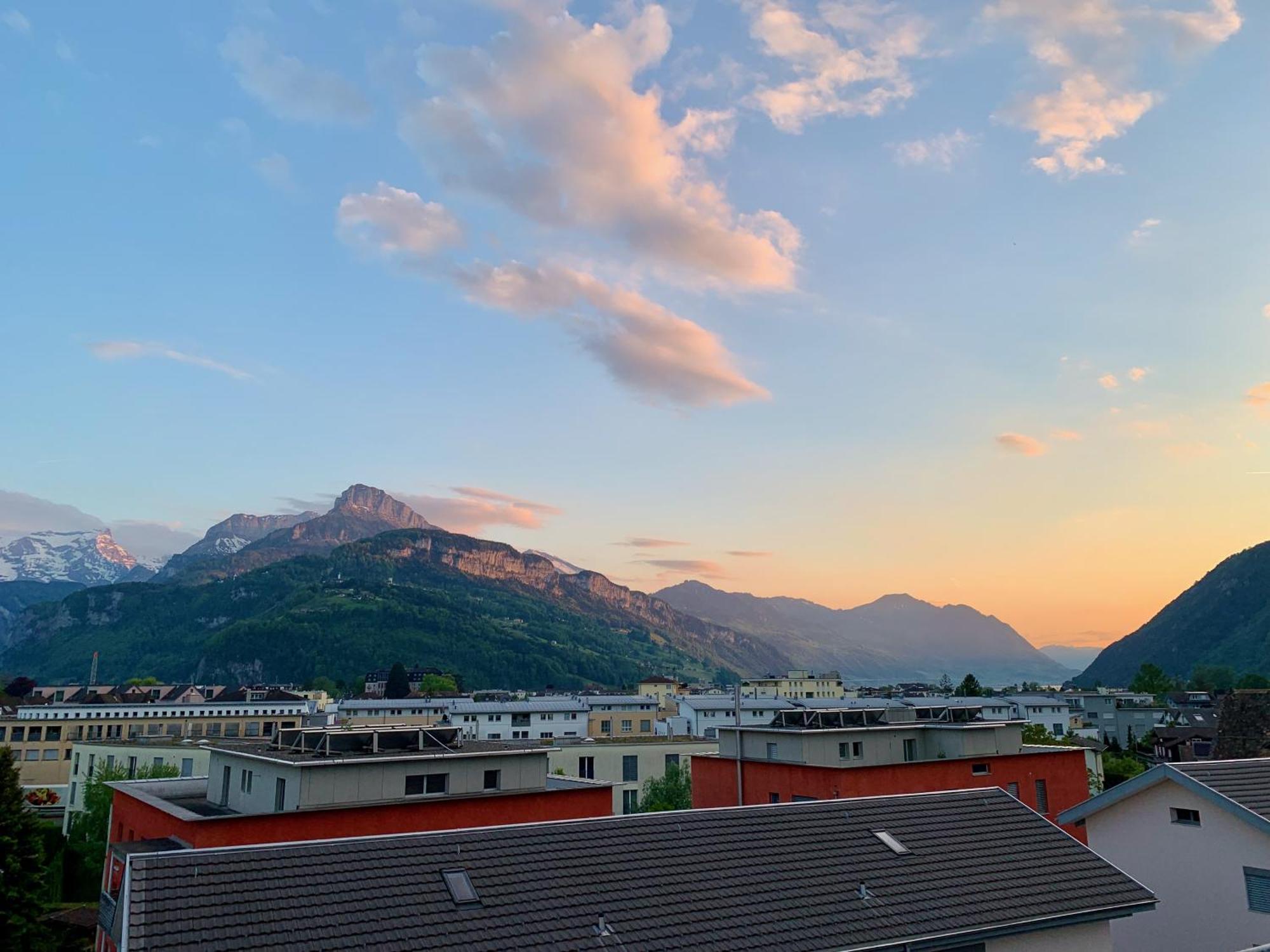 Luna O Mountainview O Pizzaoven Brunnen Zewnętrze zdjęcie