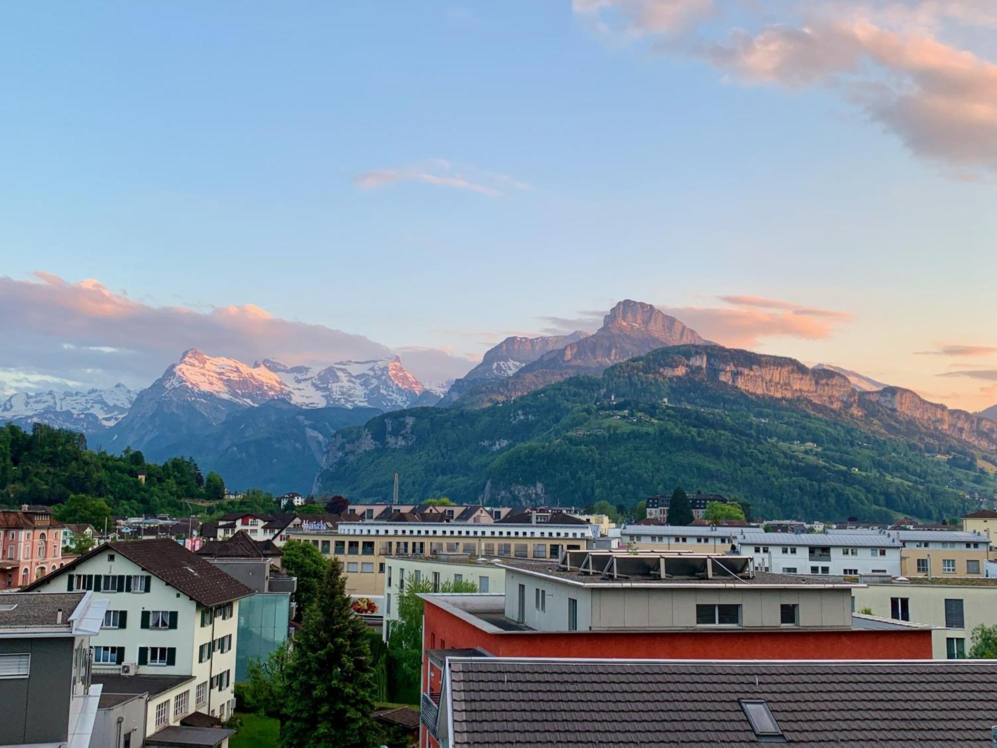 Luna O Mountainview O Pizzaoven Brunnen Zewnętrze zdjęcie