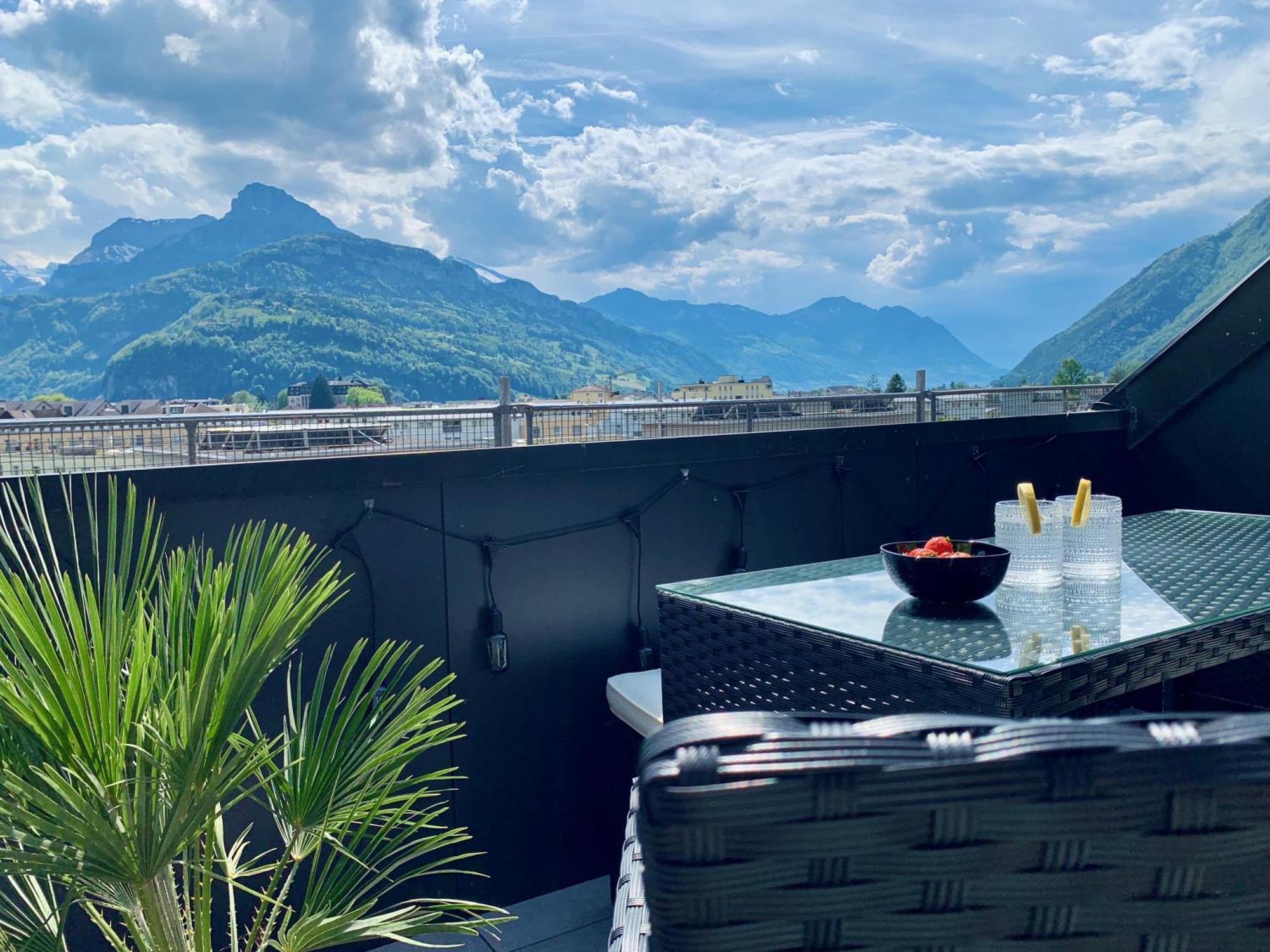 Luna O Mountainview O Pizzaoven Brunnen Zewnętrze zdjęcie