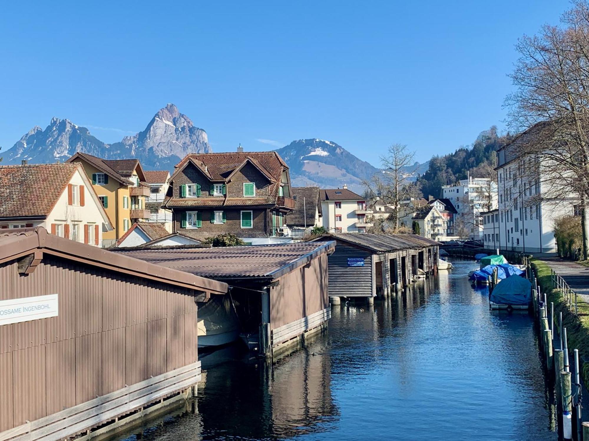 Luna O Mountainview O Pizzaoven Brunnen Zewnętrze zdjęcie