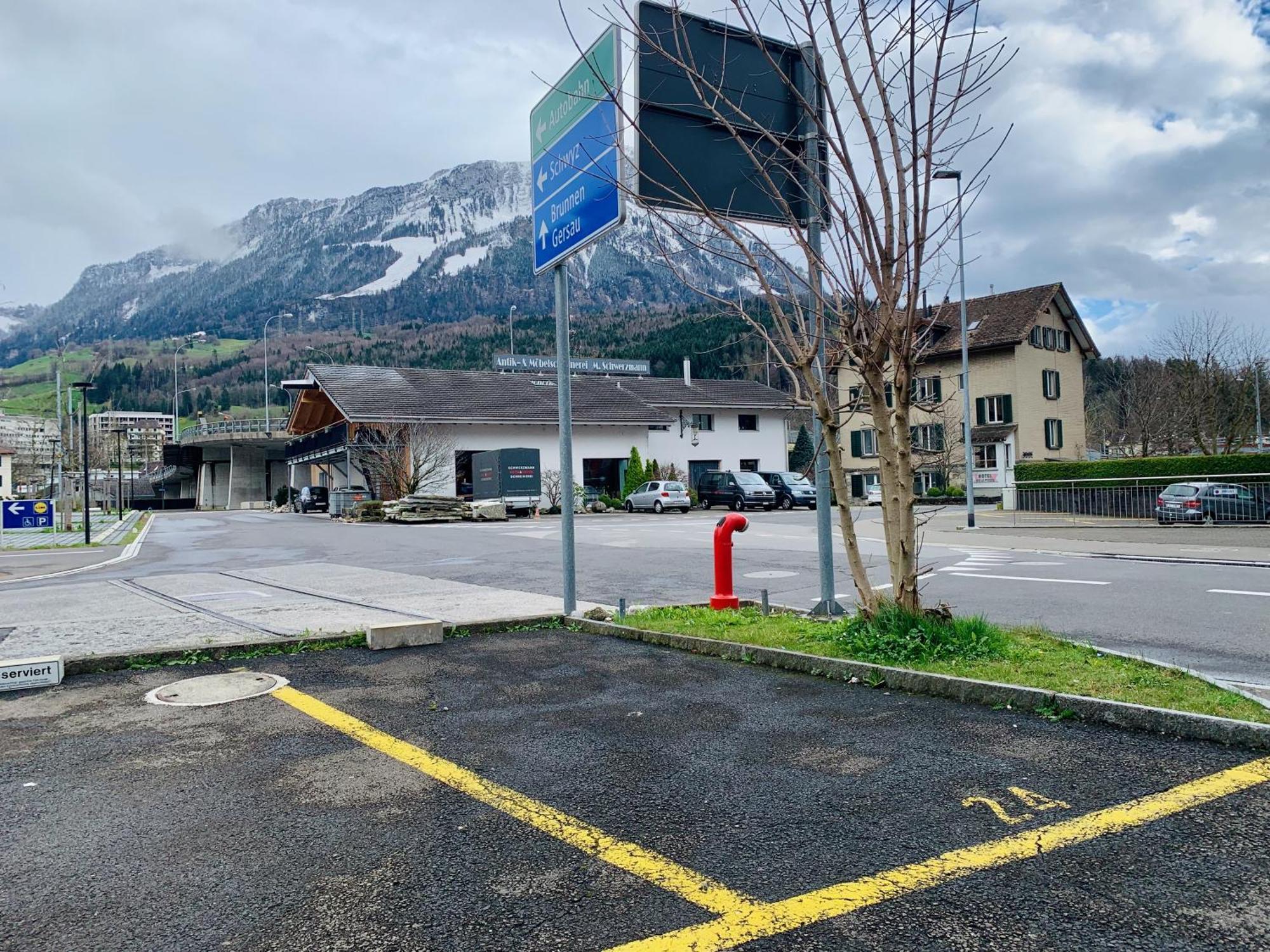 Luna O Mountainview O Pizzaoven Brunnen Zewnętrze zdjęcie