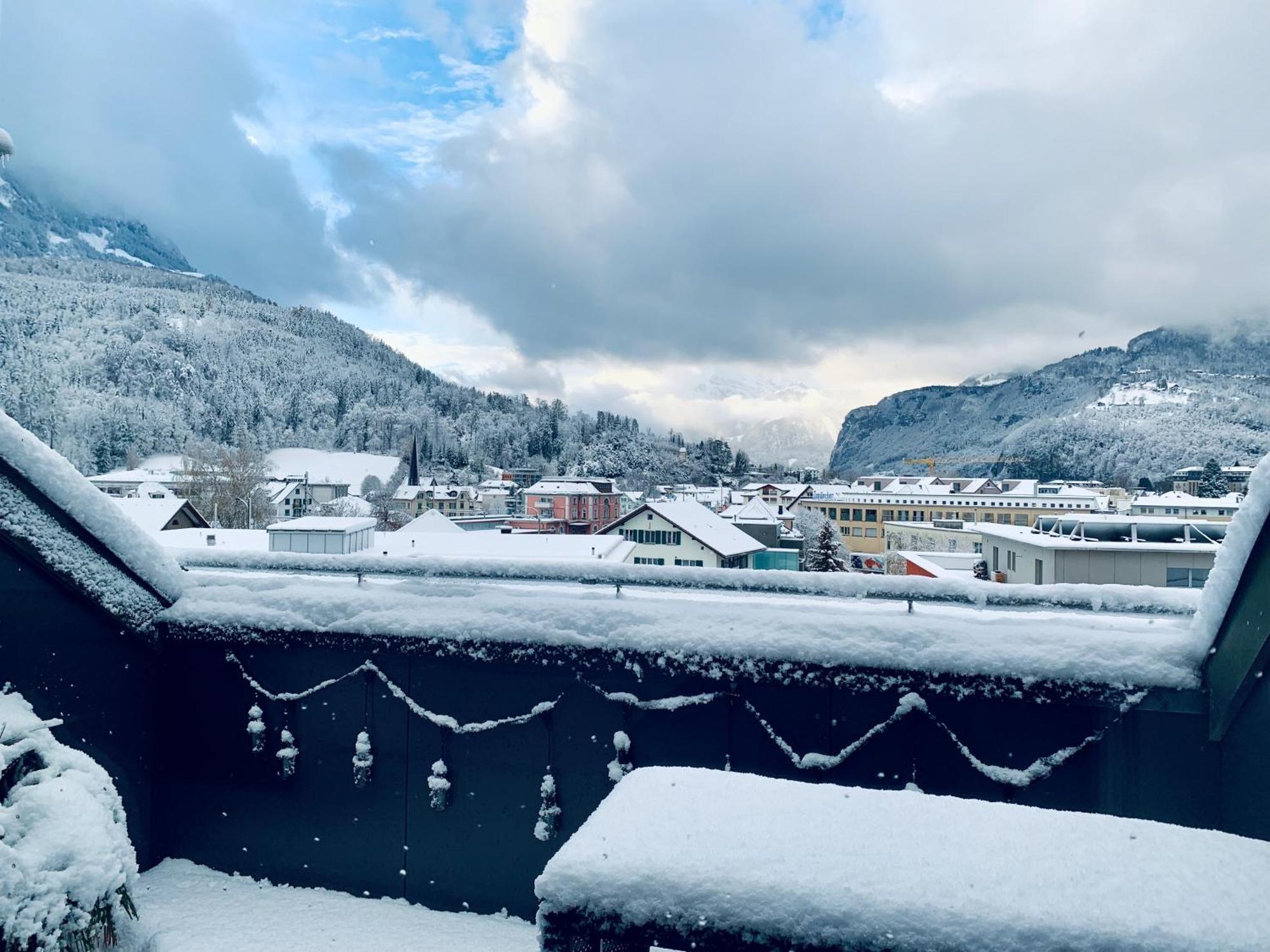 Luna O Mountainview O Pizzaoven Brunnen Zewnętrze zdjęcie